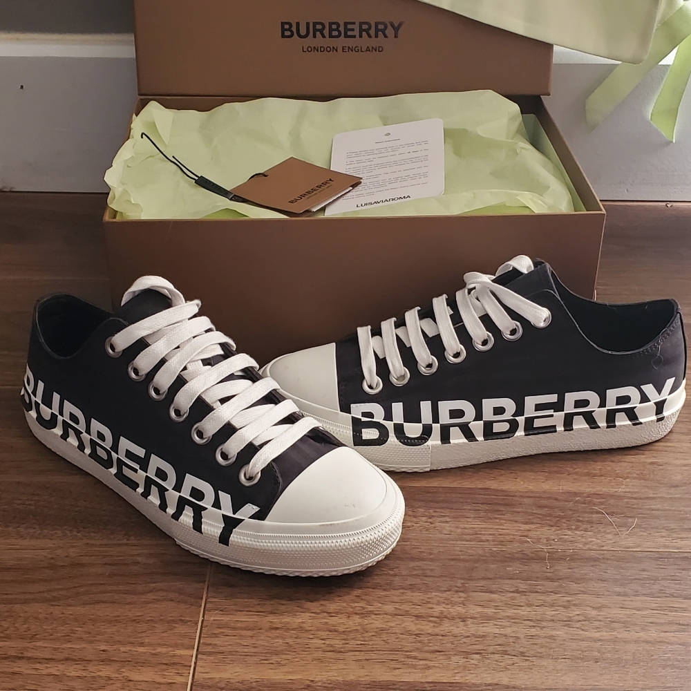 Burberry size 8 shoes